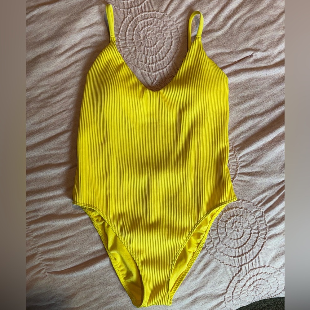 Hollister one piece swimsuit size large